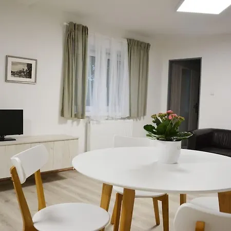 Kvetinovy Dum Apartment