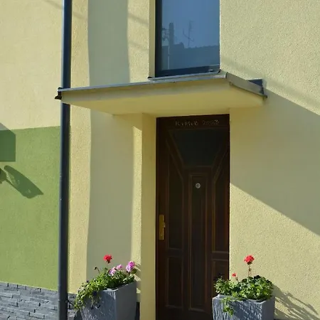 Apartmán Kvetinovy Dum Hluk