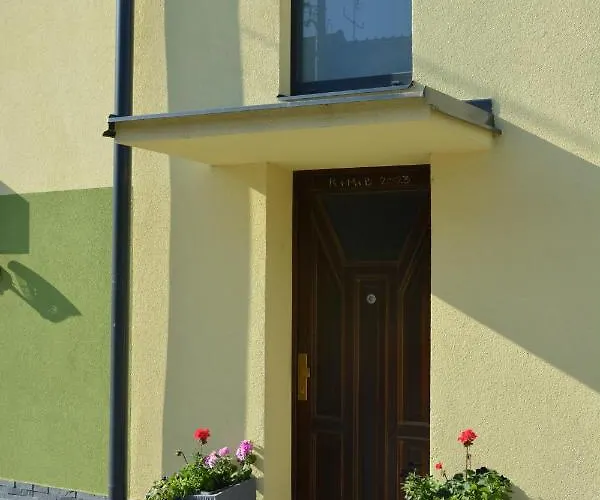 Apartment Kvetinovy Dum Hluk